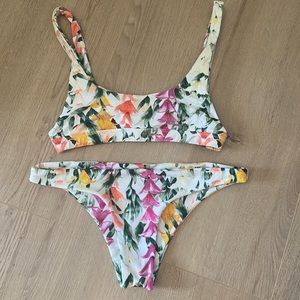 Stone fox swim lei print